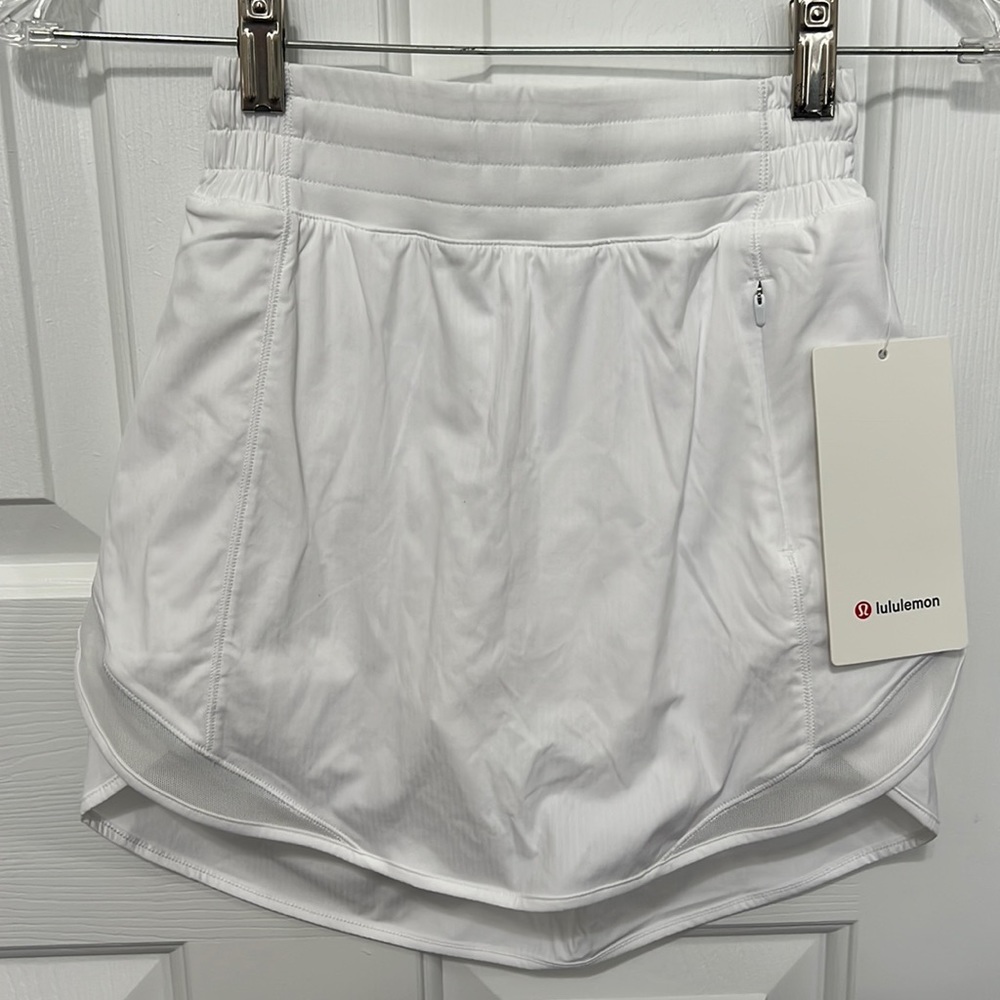Lululemon Hotty Hot High rise skirt white NWT size 0